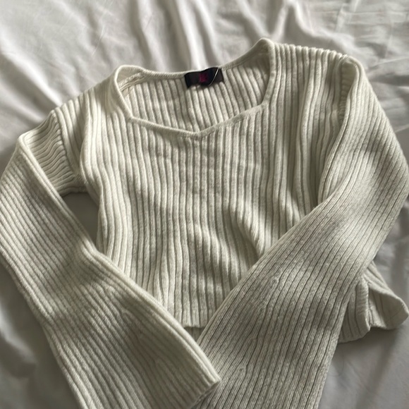 Off-white knit sweater-top - Picture 3 of 3